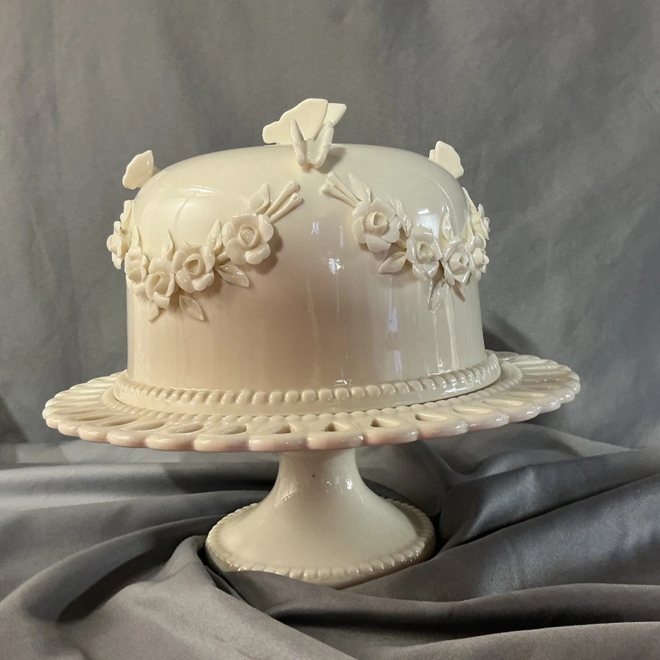 Suporte para bolo de porcelana Godinger marfim com tampa abobadada floral borboleta excelente - Imagem 4 de 4