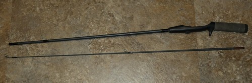 Canna da pesca vintage Zebco Johnny Quest 5 piedi Medium Spincast Casting 2 pezzi - Foto 10 di 17