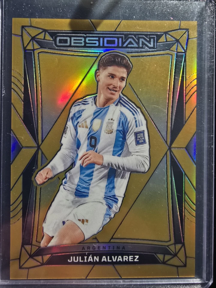 2022-23 Panini Obsidian Julian Álvarez Novato Gold Flood #1/10 Manchester City. Foto 2 de 4