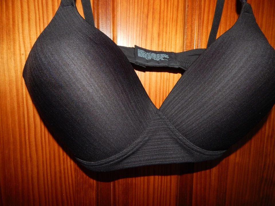 BARELY THERE BLACK BRA, WIRELESS, MEDIUM LINING, SIZE 36 D - Image 2 of 3