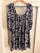 La Femme En Noir Alien Dress Size Small BNWT