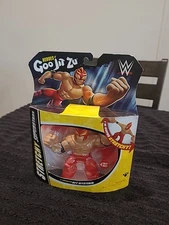 New Heroes Of Goo Jit Zu WWE Stretchy Figure Toy Superstars Rey Mysterio Strech