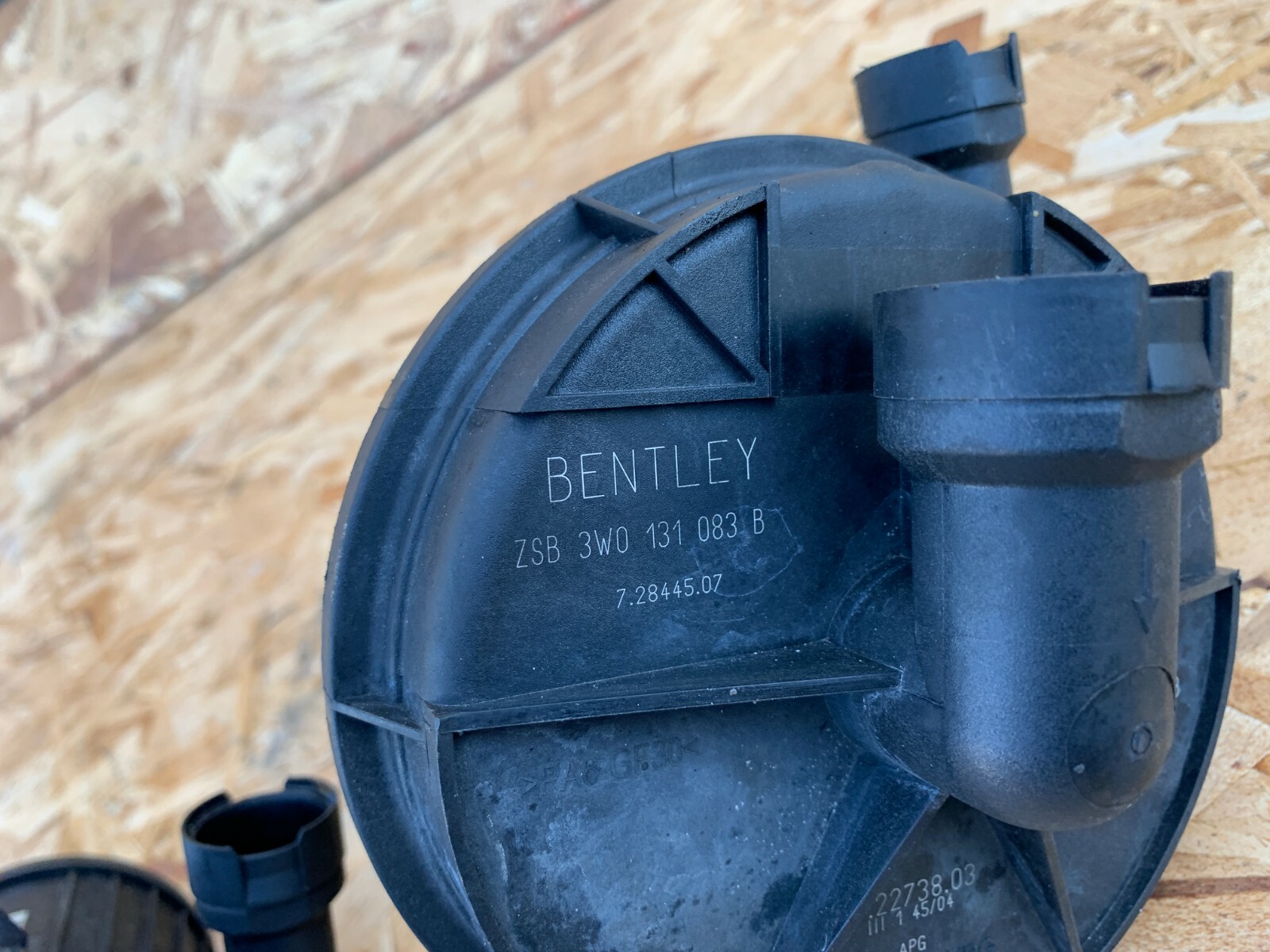 BENTLEY CONTINENTAL GT GTC (04-10) SECONDARY AIR SMOG PUMP OEM 3W0131083