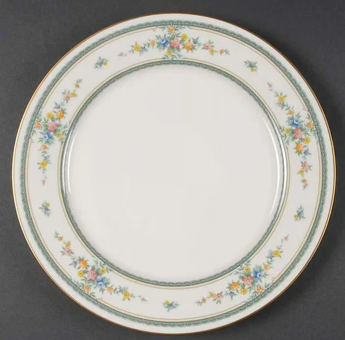 Set of 4 Noritake AMENITY Dinner Plates in Beautiful Condition, Made in Japan
