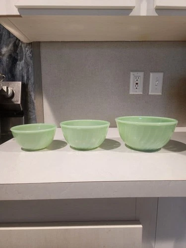 Vintage FIRE KING Jadite Jadeite Green Swirl 3 Nesting Bowl Set - 6" 7" & 8"