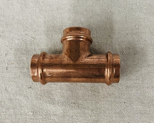 Apollo Press Copper Tee Fitting β 1" x 1" x 3/4" (A10077741)