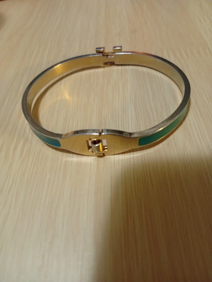 Bracelet vert foncé et doré en acier inoxydable en parfait état - Photo 3/3