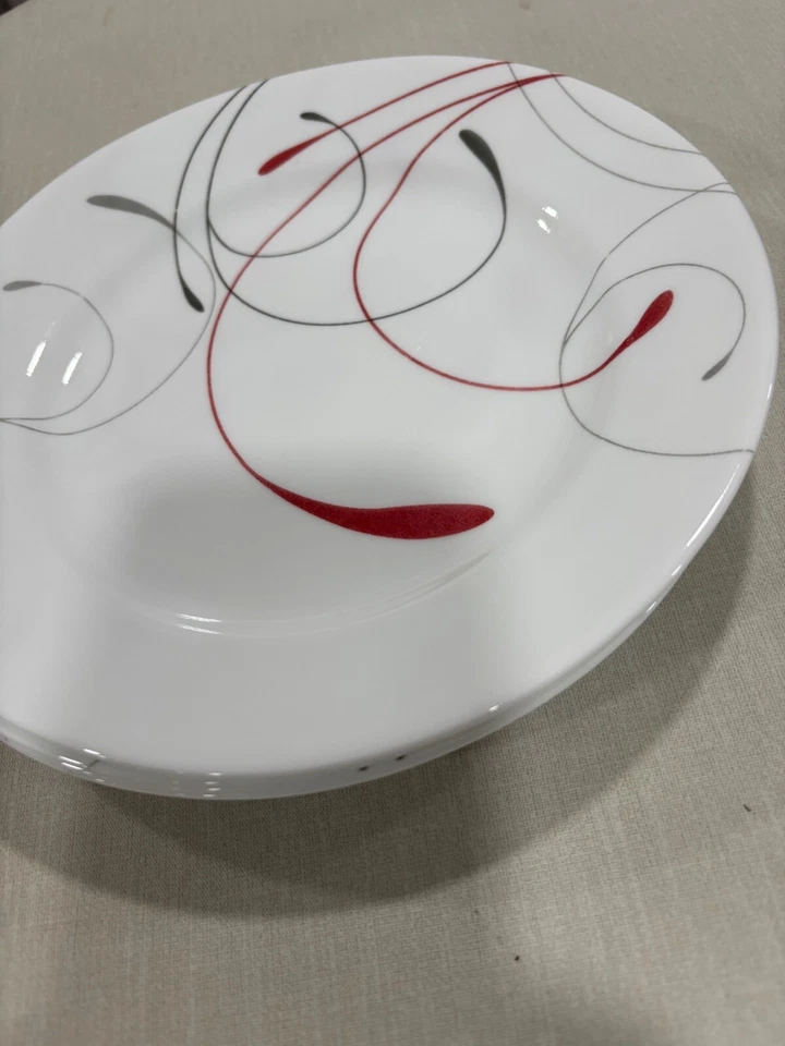 Set of 4 Corelle Vitrelle SPLENDOR WHITE AND RED 10¼” Dinner Plates - Image 2 of 4
