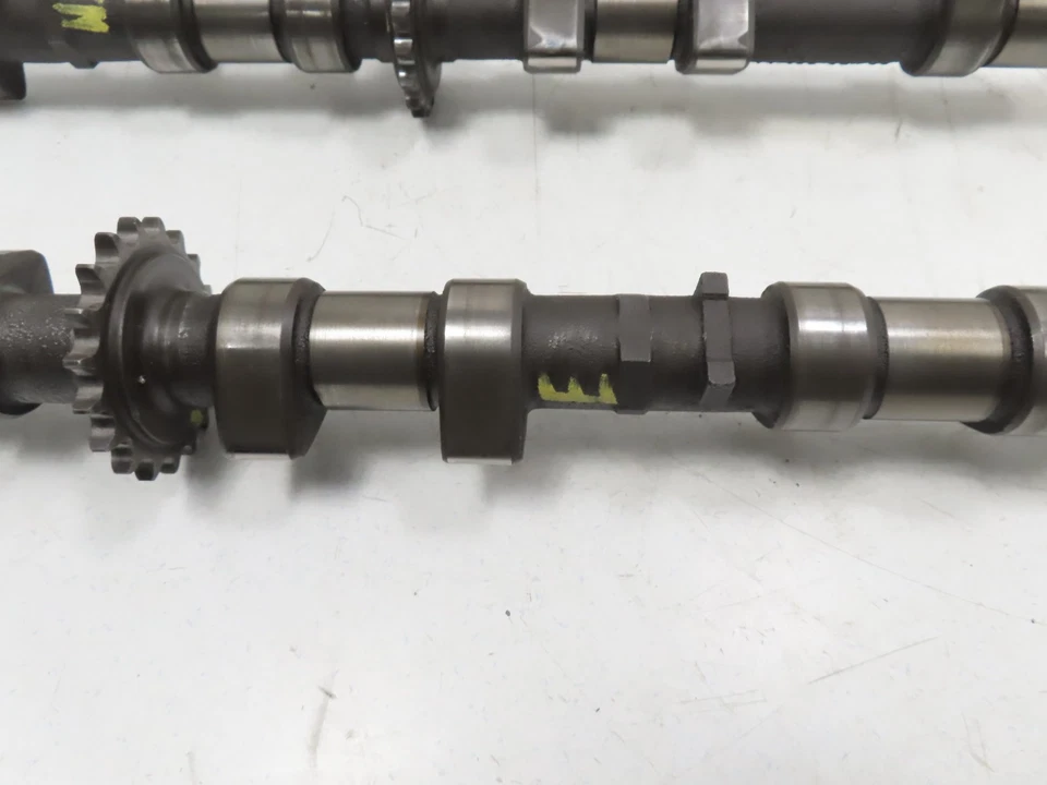 Par de árboles de levas de admisión y escape 90 Porsche 944 S2 3,0 L M44,41 16 V 9441052772R Foto 2 de 4