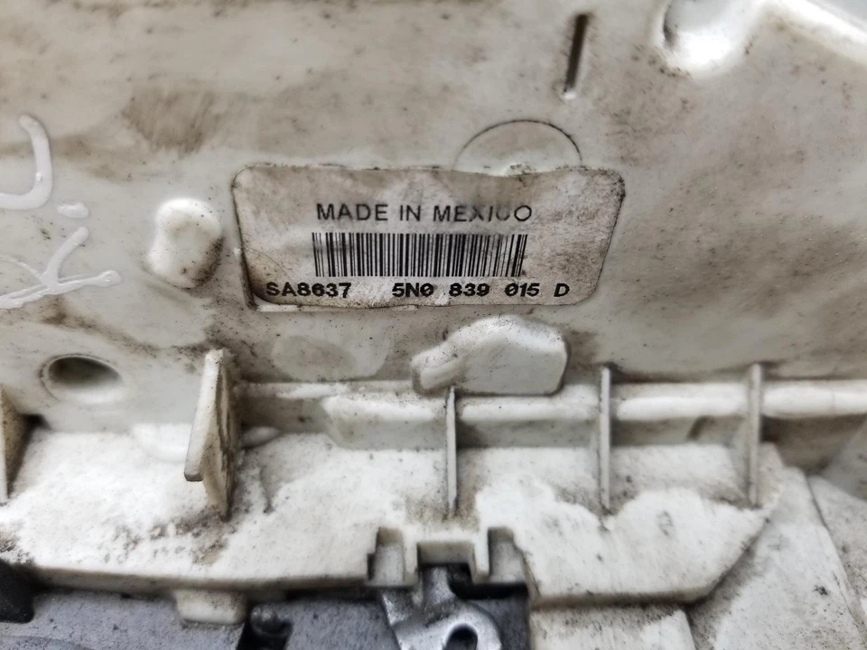 Volkswagen Amarok двери замок слева ближней стороне задний пикап 2011 5N0839015D  - Изображение 2 из 4