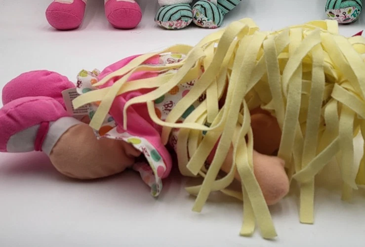 Lot of 5 Vtg Soft Body Doll. 4 Talking/singing Goldberger 1 Loving Wonder - Image 2 of 4