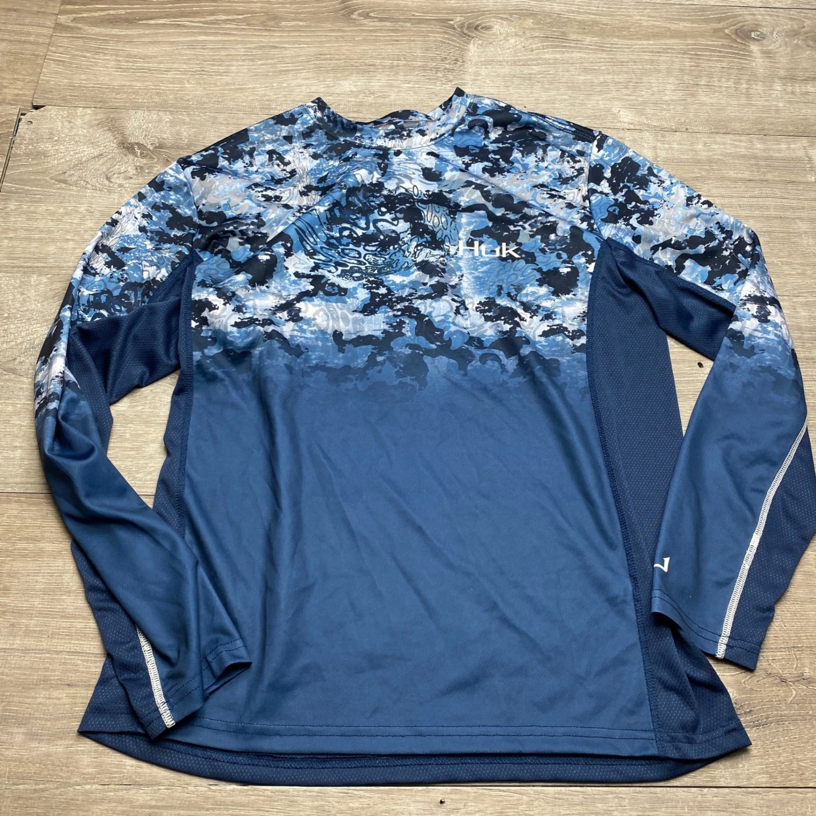 Huk Fishing Shirt Mens L Blue Camo Long Sleeve Performance Mesh Tee Sun