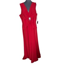 Nebiani Elegant Red Sleeveless Evening Gown With Rhinestone Embellishment Size 2