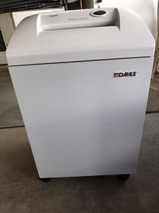 DAHLE 40334 High Security Level P-7 Paper Shredder, Self Oiling, Auto Reverse
