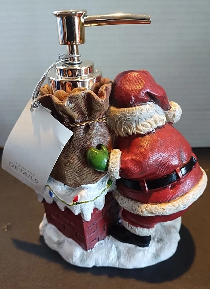 Dispensador de jabón loción de resina chimenea Croscill Navidad Papá Noel y regalos Foto 4 de 4