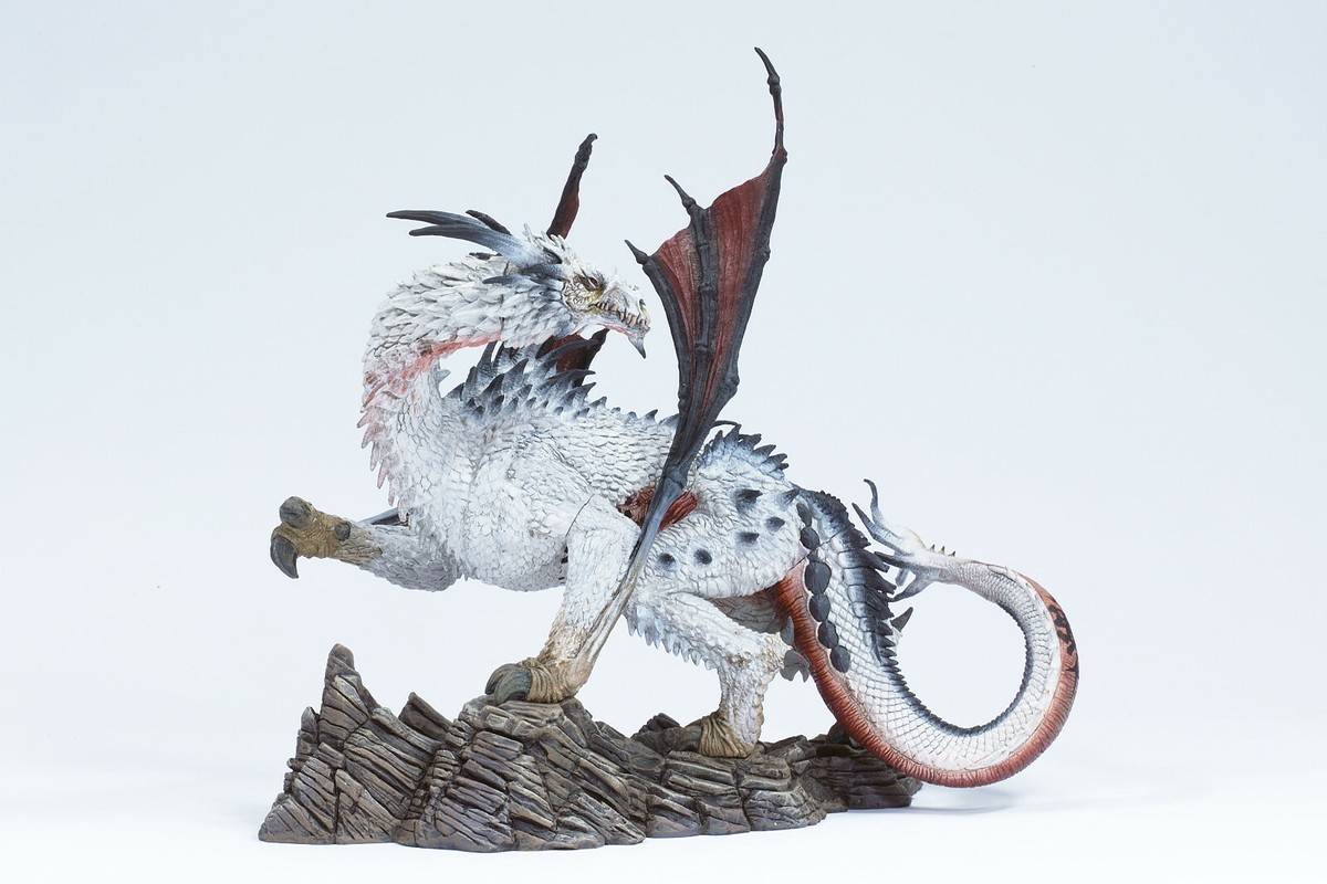 ETERNAL FIRE DRAGON 1st McFARLANE DRAGON Figure EVER in SERIES