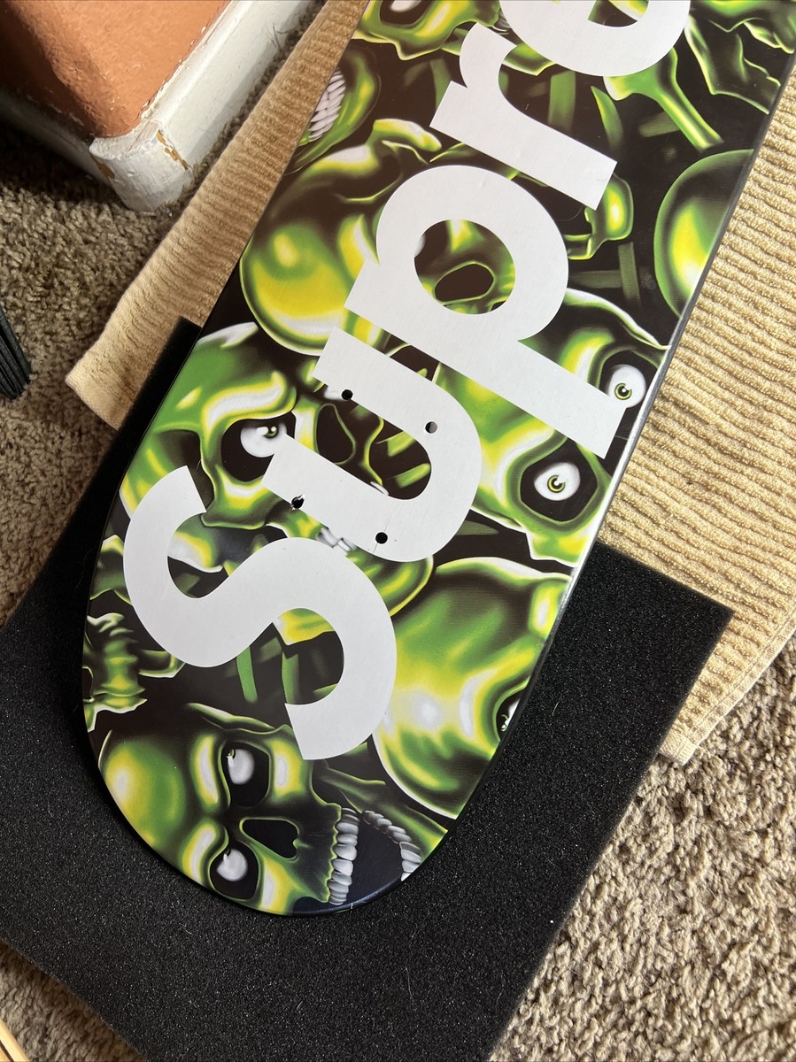 Supreme Skull Pile Skateboard Deck Green (Deadstock) SS18 Supreme Skull Pile Skateboard Deck Green (Deadstock) SS18