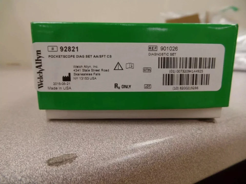 Nuevo Welch Allyn Otoscopio de Bolsillo Oftalmoscopio Set 92821 Envío Gratis Foto 3 de 4