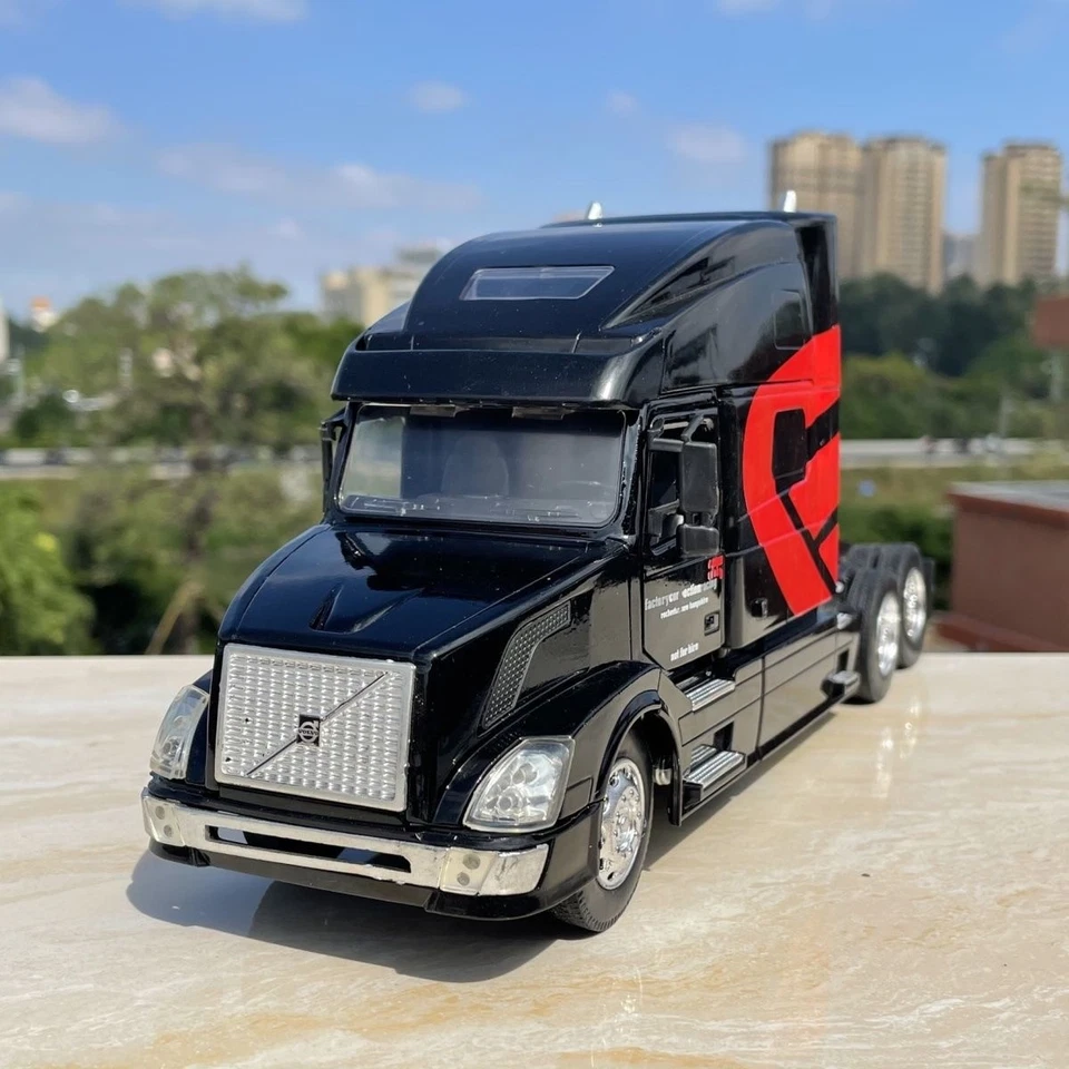 1:32 Newray Volvo Truck Model Toy - Image 2 of 3