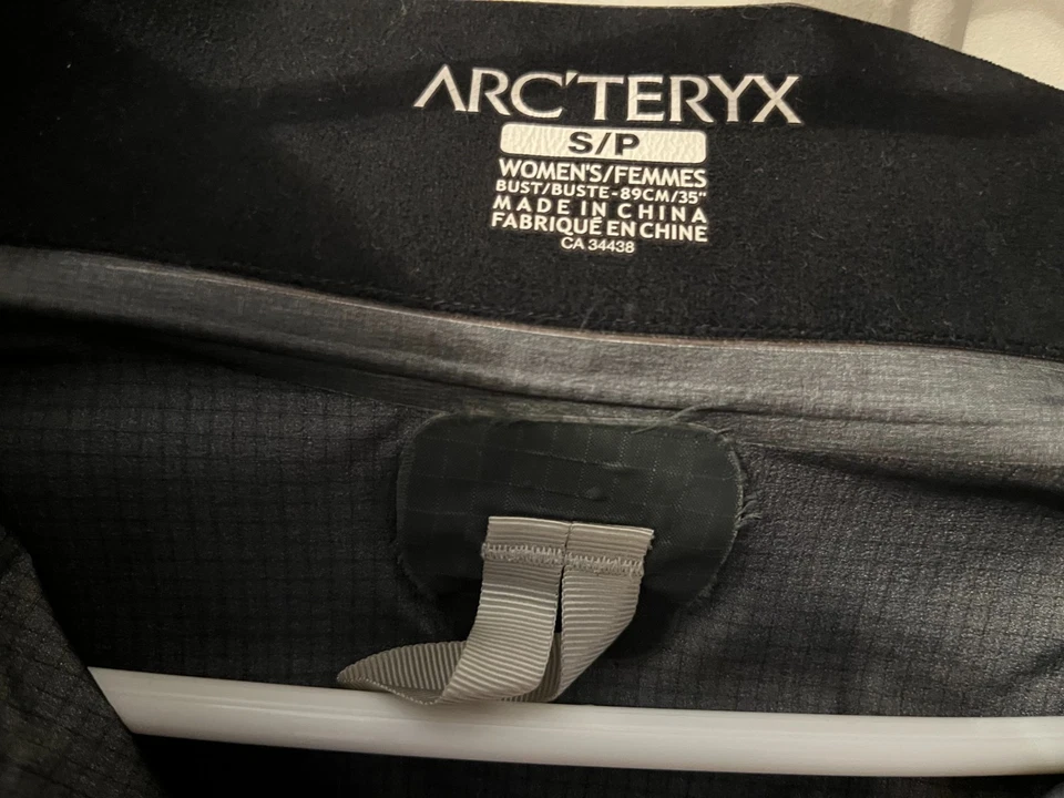 Arc'teryx Beta LT Mujer Talla Pequeña Gris Verde azulado Montañismo Esquí Gore Tex Shell Foto 3 de 4