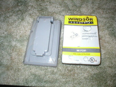 Windsor Industrial Weatherproof Vertical Duplex Covers Lot of 2  Gaskets WI FC61