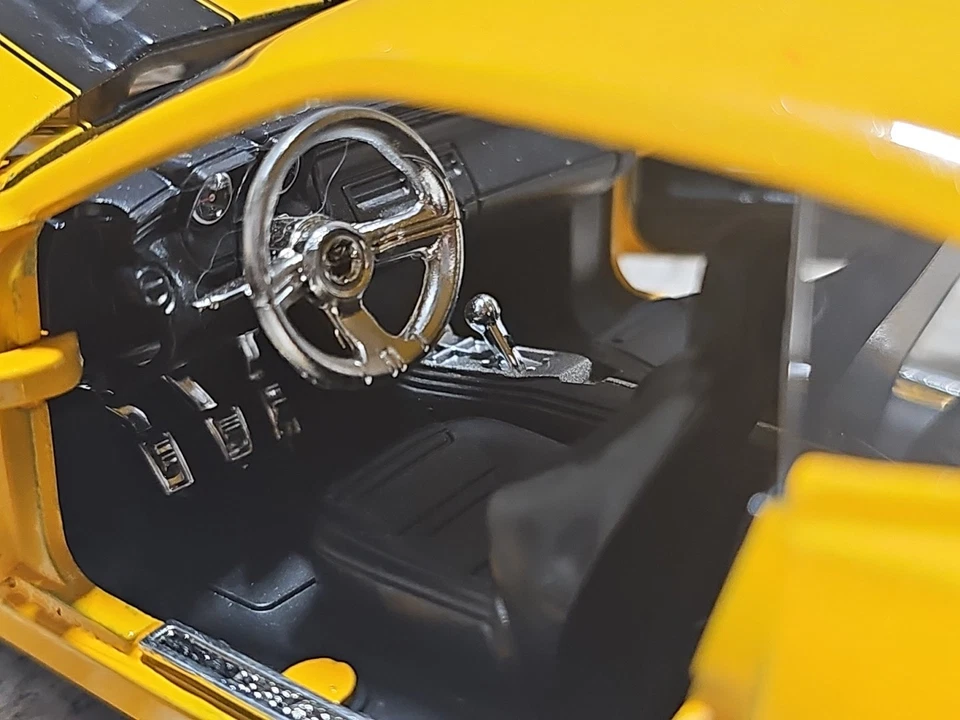 Jada Transformers 2006 Chevrolet Camaro Bumblebee 1:24 Scale Diecast Car - Image 4 of 4