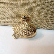 Vtg Gold Tone Swan Brooch Faux Pearl Wing Accents