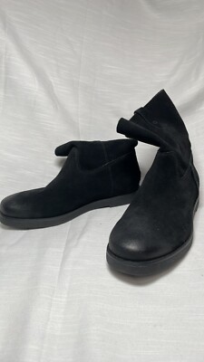 Women UGG  Boots Josephene Black Suede Ankle Size 5.5 Distressed has wear