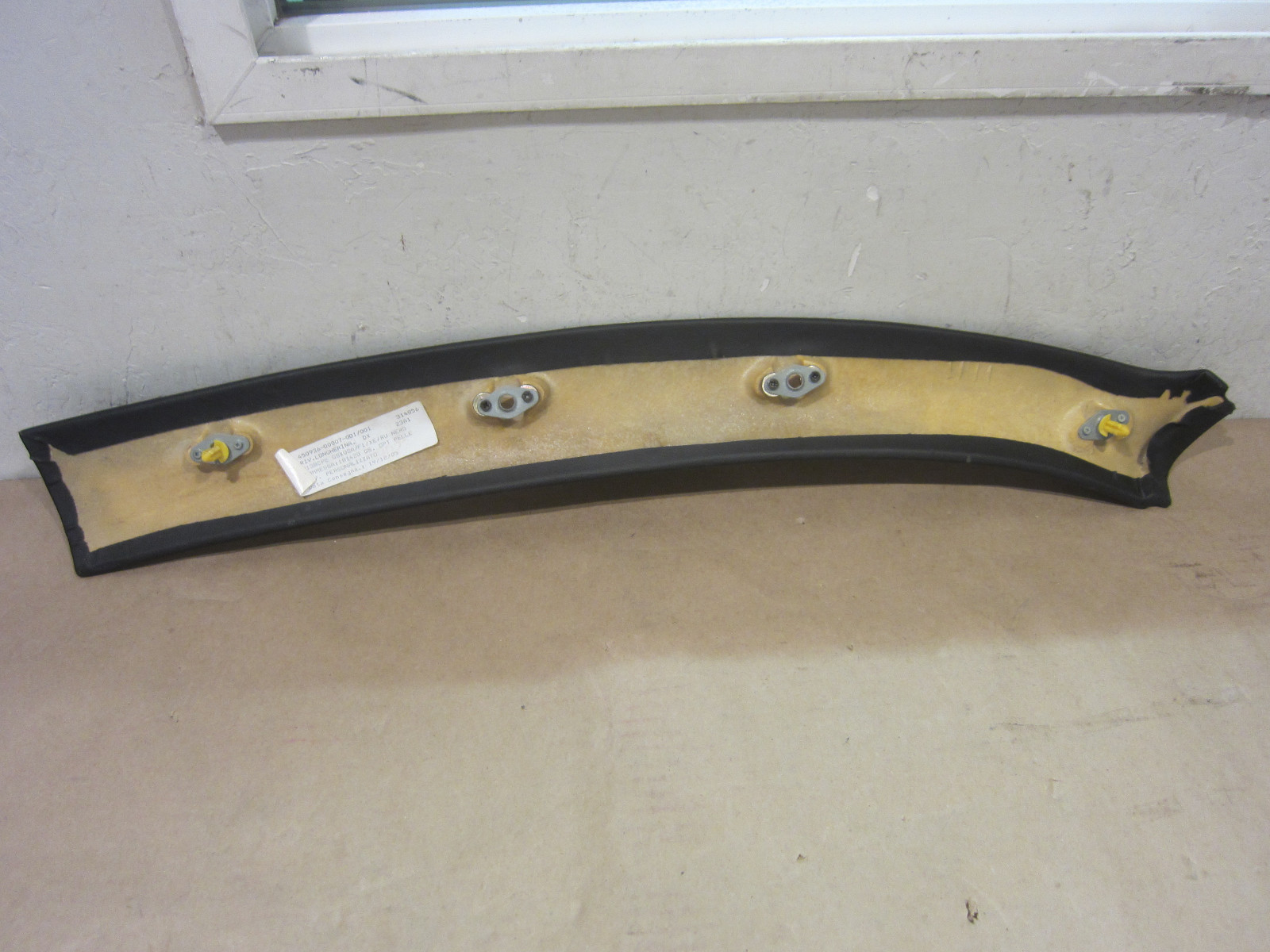 Maserati 4200 Coupe - RH Lateral Side Rail Cover Trim (Black) - P/N  981210402