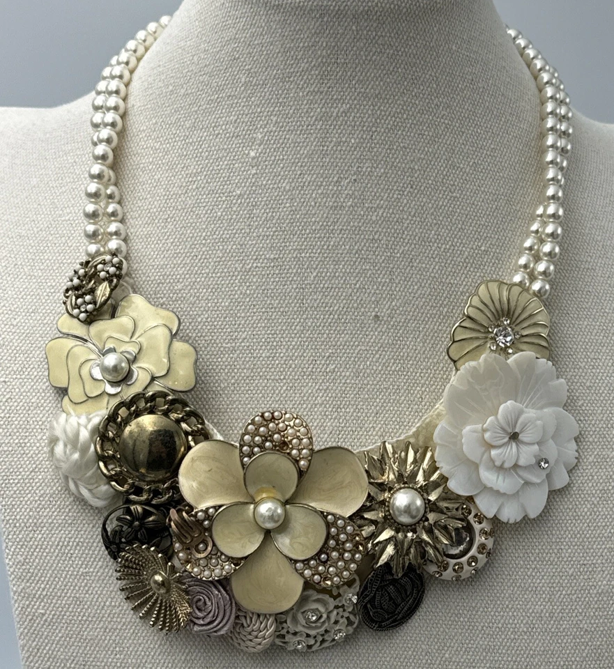 "Collar artesanal de madreperla de flores grandes 18"" de largo artesanal" Foto 2 de 4