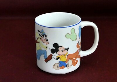 Walt Disney Tasse / Goofy, Micky Maus, Pluto, Donald Duck / Höhe 9 cm