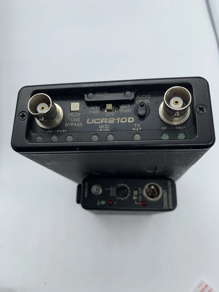 LECTROSONICS UCR210D+UM200C Combo Block 25 (640.0 - 665.5MHz) - NO ANTENNAS - Image 4 of 4