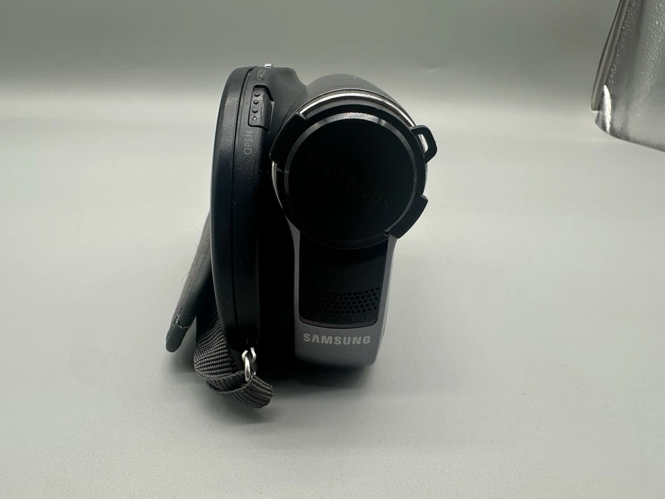 Samsung VP-DC171W Handheld DVD-RW Camcorder Silver Tested - Image 3 of 4