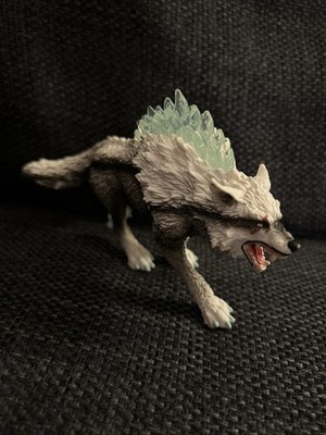 Schleich Eldrador Monster Creatures Mythical Snow Wolf Action Figure 6 