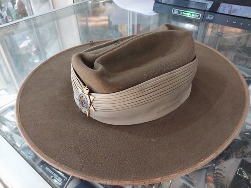 Australian Army Slouch Hat Royal Australian Corps Of Transport Badge - Picture 4 of 24