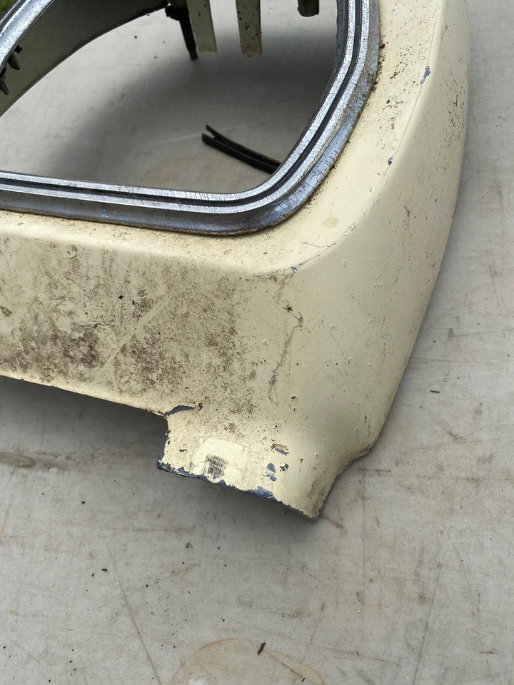 1968 1969 Ford Falcon Sedan destro passageiro traseiro quarto extensão lanterna traseira - Imagem 2 de 4