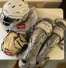 Rawlings Velo Intermediate Catcher's Set W/ 32” Glove AMACSV2I-W/SIL -Light Use-