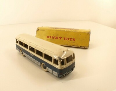 DINKY TOYS autocar chausson Réf 29 F - Collection
