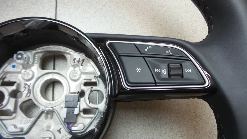 Audi A1 GB A3 8Y Lenkrad Schaltwippen DSG Leder Lederlenkrad MFL 82A419091AA INU - Bild 2 von 4