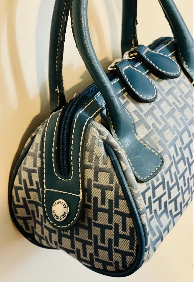 Mini bolso de mano/lona Tommy Hilfiger vintage azul bebé diseño TH doble asa Foto 4 de 4