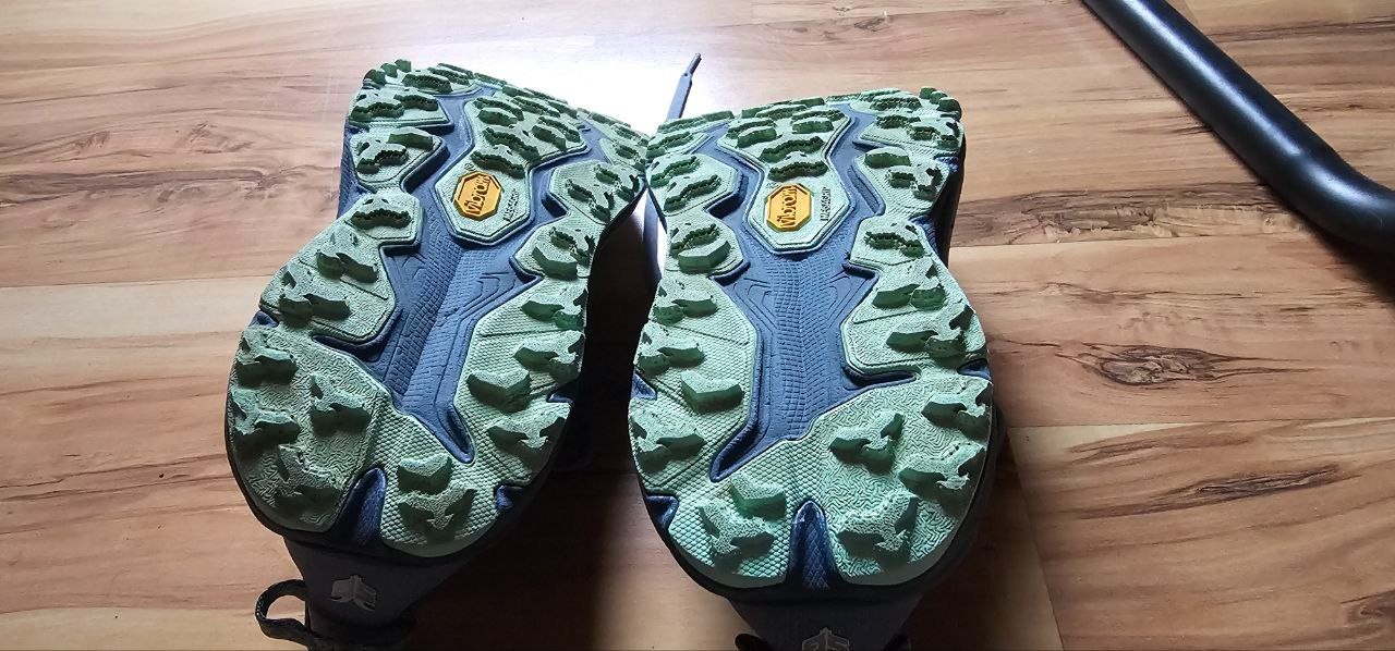 Size 7.5 - HOKA One One Speedgoat 6 Stellar Grey Asteroid Women's Trail Running thumbnail 2