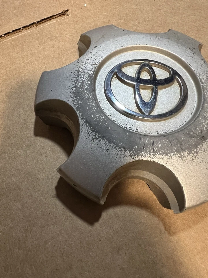 05 06 07 08 09 10 11 12 13 14 15 TOYOTA TACOMA OEM 6 lug Center Cap 42603-ad060 Foto 2 de 4