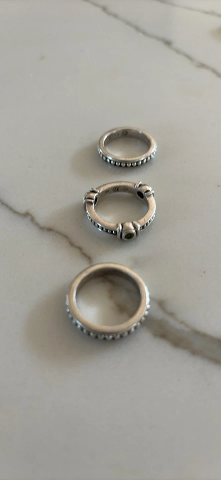 Prata esterlina John Atencio: conjunto de três anéis empilháveis estilizados à mão (tamanho 7.0) - Imagem 2 de 4