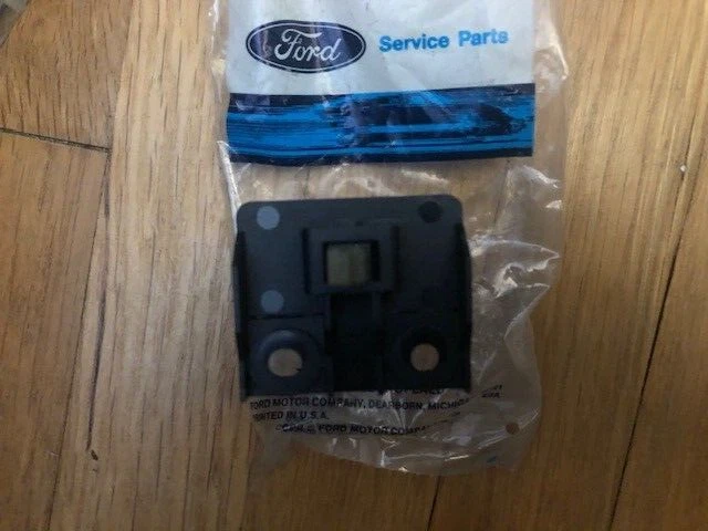 Interruptor descongelador janela traseira Lincoln Continental NOS 1982 1983 E25B-19A238-AA - Imagem 2 de 2