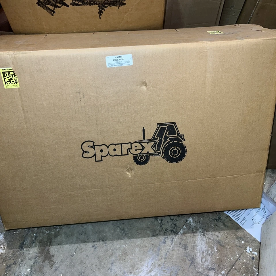 Tanque de combustible para tractor Massey Ferguson se adapta a TO35, MF35, 135, 202, 204, 2135 189209m91 Foto 2 de 3