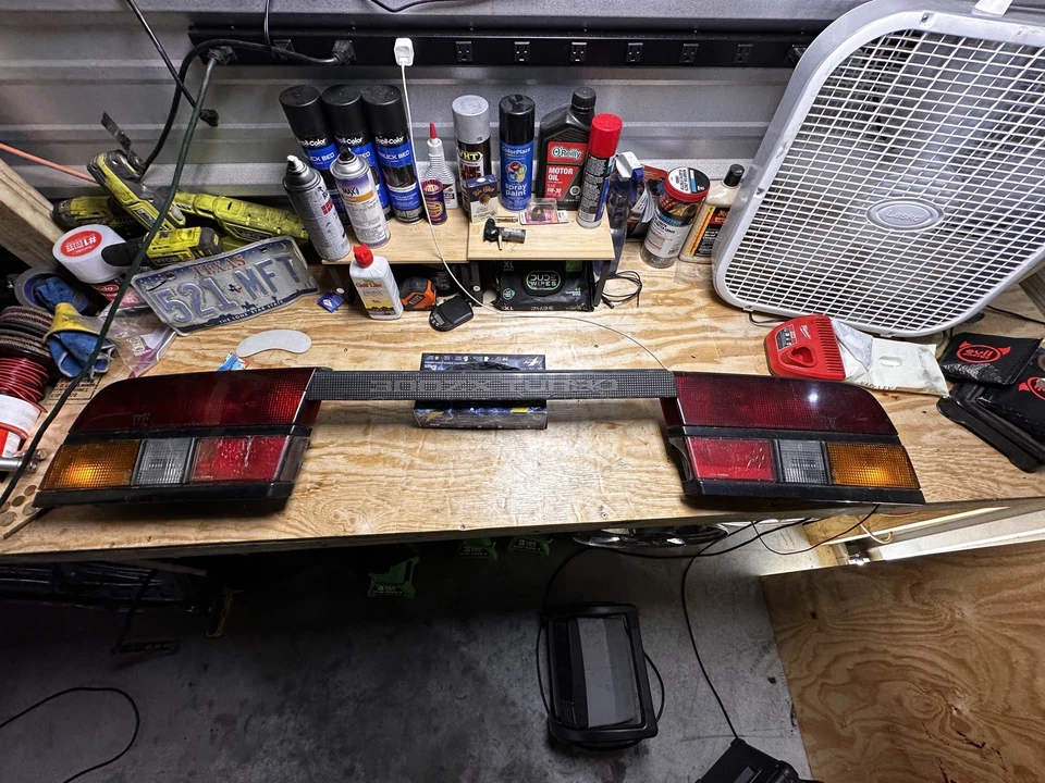 RARE 1984-1986 Nissan 300ZX Turbo Trim Garnish Center Brake Rear Tail Light Z31 - Image 2 of 4