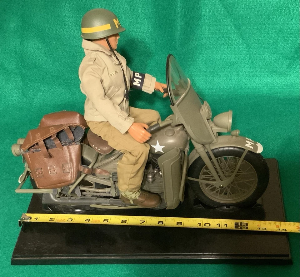 G.I. JOE U.S. Army Motor MP No. 2 Motocicleta Harley Davidson 12" Hasbro 81643 Foto 3 de 4