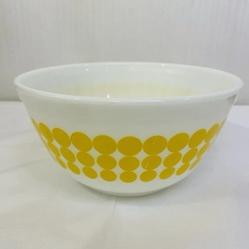 Pyrex Yellow Polka Dot 1.5 QT Nesting Mixing Bowl 402 Retro Vintage 1967