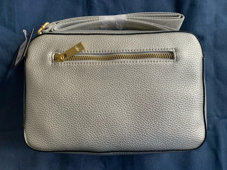 BNWT Clarks Gemmate Day Silver Crossbody Handbag Gold Accents, Webbing Strap - Image 3 of 4