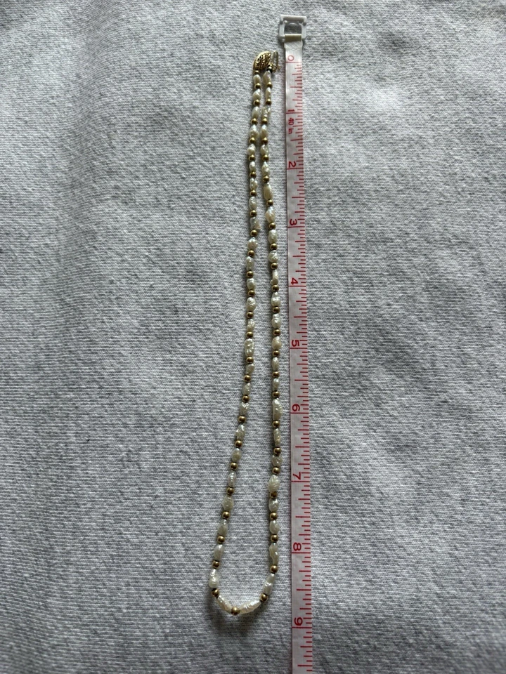 Collar Macys de perlas de arroz y cuentas de oro de 14 k con cierre de 14 k con captura de seguridad Foto 3 de 4